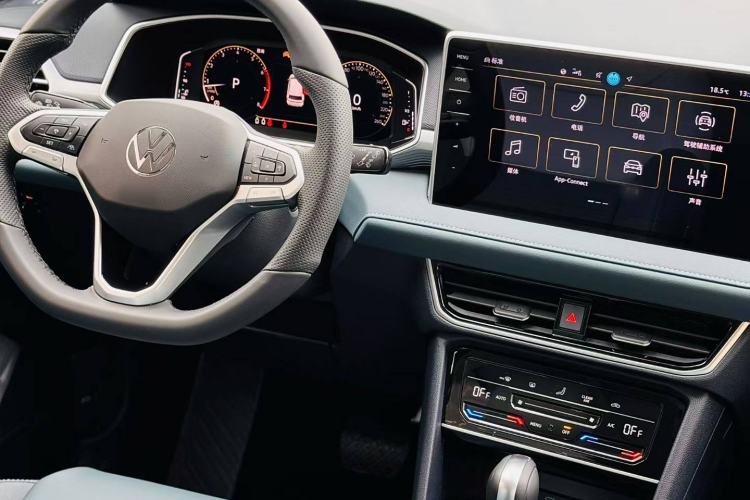 Used Volkswagen Tharu 2024 300TSI Two-Wheel-Drive Full Moon Edition Interior 1