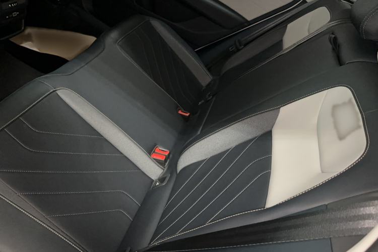 Used Volkswagen Tharu 2024 300TSI Two-Wheel-Drive Full Moon Edition Interior 10