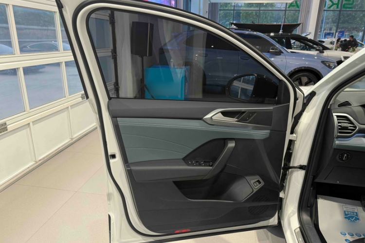 Used Volkswagen Tharu 2024 300TSI Two-Wheel-Drive Moon Luxury Edition Interior 10