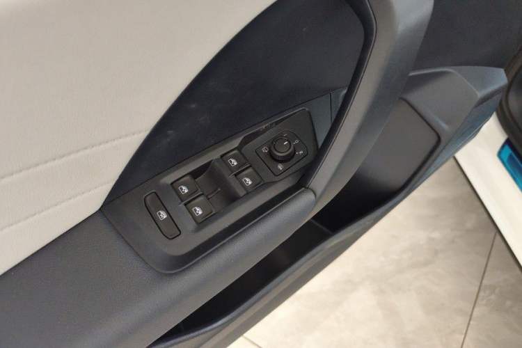 Used Volkswagen Tharu 2024 300TSI Two-Wheel-Drive Full Moon Edition Interior 10