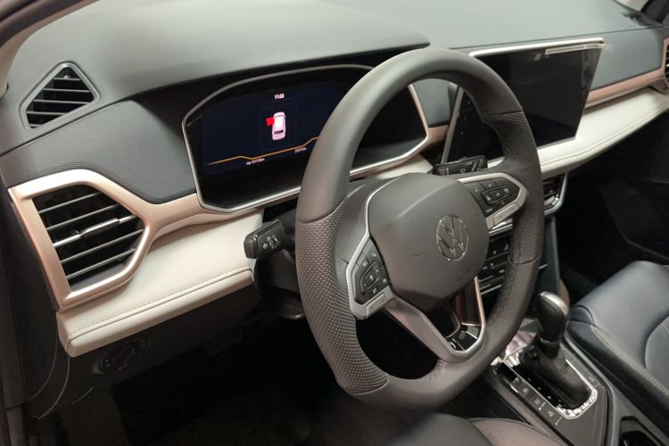 Used Volkswagen Tharu 2024 300TSI Two-Wheel-Drive Full Moon Edition Interior 2