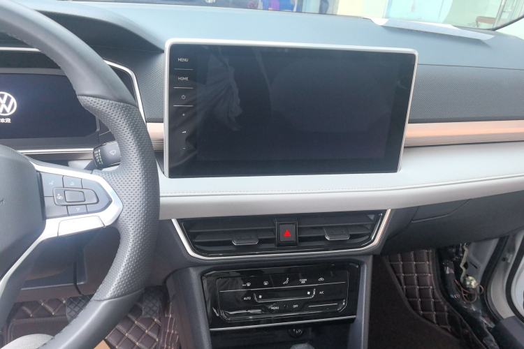 Used Volkswagen Tharu 2024 300TSI Two-Wheel-Drive Full Moon Edition Interior 2