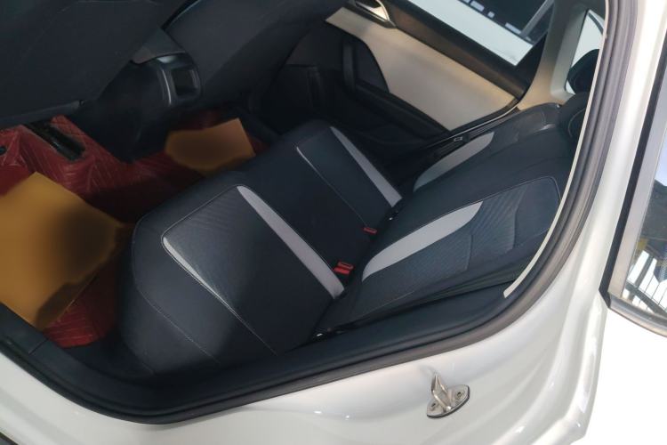 Used Volkswagen Tharu 2024 300TSI Two-Wheel-Drive Crescent Edition Interior 2