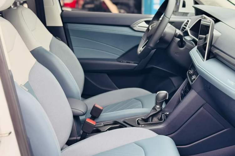 Used Volkswagen Tharu 2024 300TSI Two-Wheel-Drive Full Moon Edition Interior 2