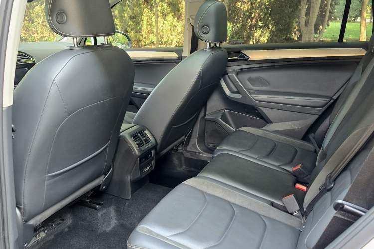 Used Volkswagen Tharu 2024 300TSI Two-Wheel-Drive Moonlight Edition Interior 2