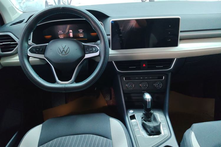 Used Volkswagen Tharu 2024 300TSI Two-Wheel-Drive Crescent Edition Interior 3