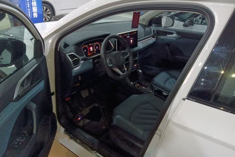 Used Volkswagen Tharu 2024 300TSI Two-Wheel-Drive Moon Luxury Edition Interior 3