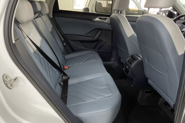 Used Volkswagen Tharu 2024 300TSI Two-Wheel-Drive Moon Luxury Edition Interior 3