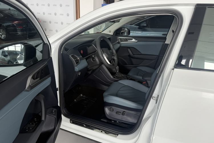 Used Volkswagen Tharu 2024 300TSI Two-Wheel-Drive Moon Luxury Edition Interior 4