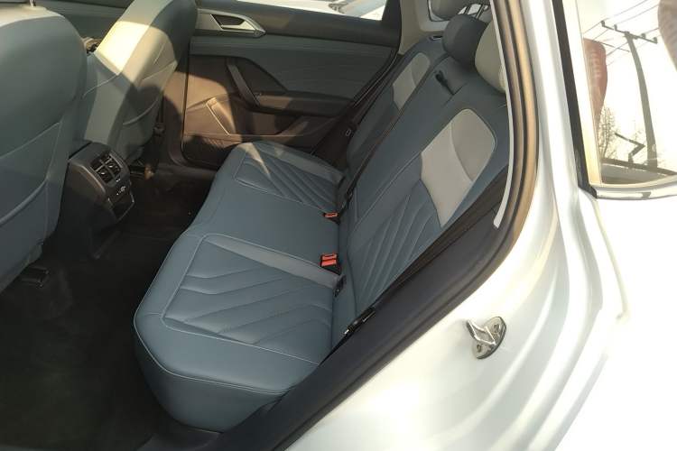 Used Volkswagen Tharu 2024 300TSI Two-Wheel-Drive Moon Luxury Edition Interior 4