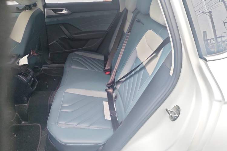 Used Volkswagen Tharu 2024 300TSI Two-Wheel-Drive Full Moon Edition Interior 4