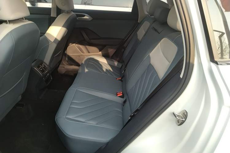 Used Volkswagen Tharu 2024 300TSI Two-Wheel-Drive Moon Luxury Edition Interior 4