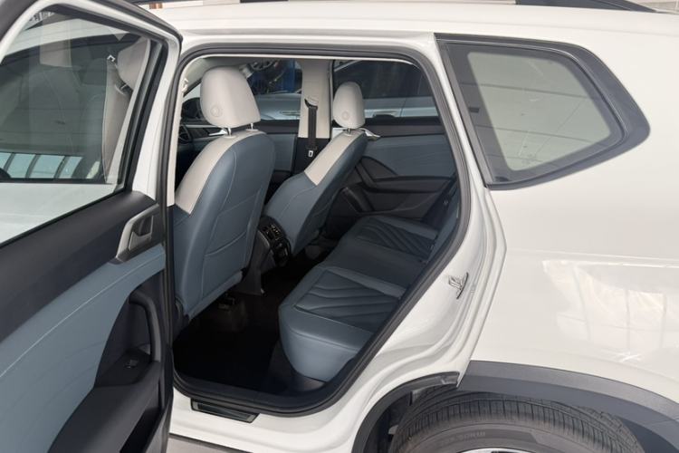 Used Volkswagen Tharu 2024 300TSI Two-Wheel-Drive Moon Luxury Edition Interior 5