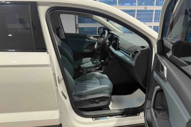 Used Volkswagen Tharu 2024 300TSI Two-Wheel-Drive Moon Luxury Edition Interior 6