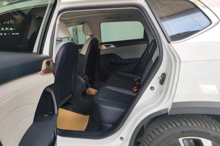 Used Volkswagen Tharu 2024 300TSI Two-Wheel-Drive Full Moon Edition Interior 6