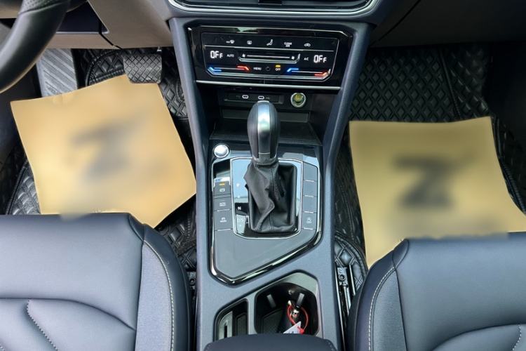 Used Volkswagen Tharu 2024 300TSI Two-Wheel-Drive Full Moon Edition Interior 6