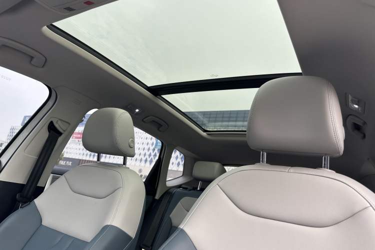 Used Volkswagen Tharu 2024 300TSI Two-Wheel-Drive Moon Luxury Edition Interior 6