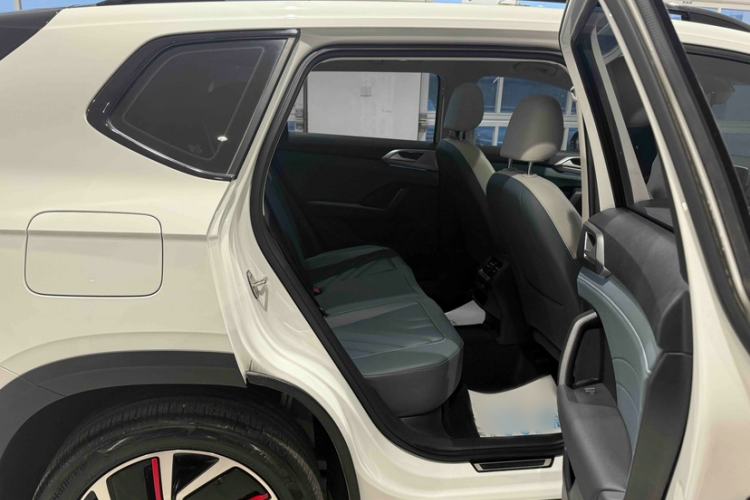 Used Volkswagen Tharu 2024 300TSI Two-Wheel-Drive Moon Luxury Edition Interior 8