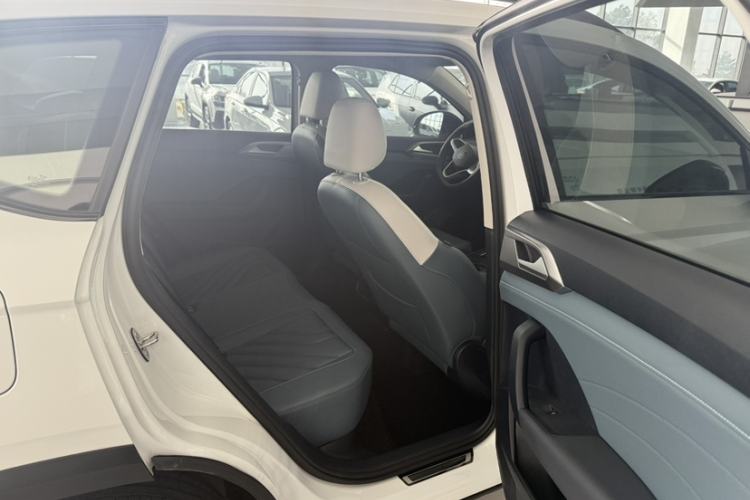 Used Volkswagen Tharu 2024 300TSI Two-Wheel-Drive Moon Luxury Edition Interior 9