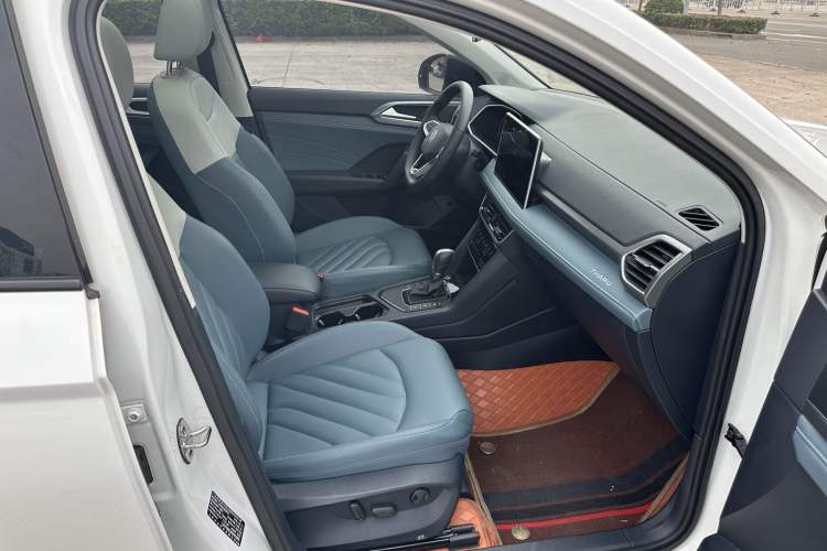 Used Volkswagen Tharu 2024 300TSI Two-Wheel-Drive Moon Luxury Edition Interior 9