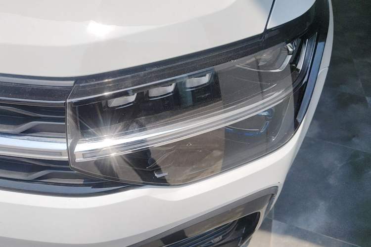 Used Volkswagen Tharu 2024 300TSI Two-Wheel-Drive Moon Luxury Edition Left Front Headlight