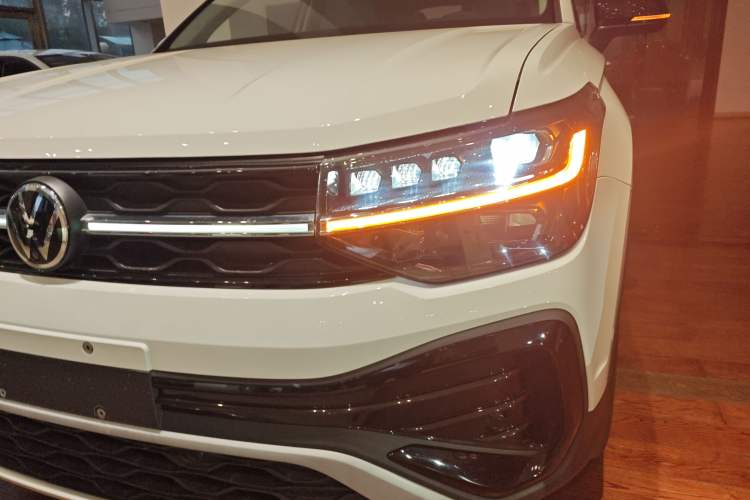 Used Volkswagen Tharu 2024 300TSI Two-Wheel-Drive Moon Luxury Edition Left Front Headlight