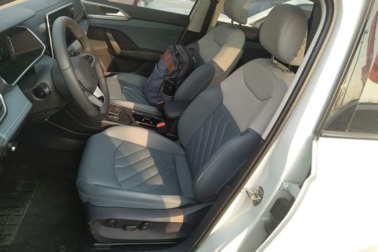 Used Volkswagen Tharu 2024 300TSI Two-Wheel-Drive Moon Luxury Edition Left Front Seat
