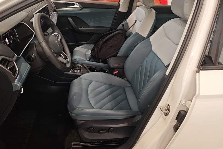 Used Volkswagen Tharu 2024 300TSI Two-Wheel-Drive Moon Luxury Edition Left Front Seat