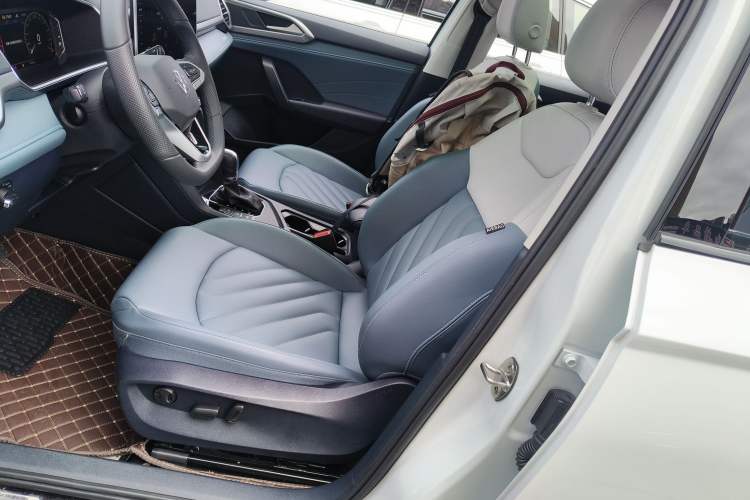 Used Volkswagen Tharu 2024 300TSI Two-Wheel-Drive Moon Luxury Edition Left Front Seat