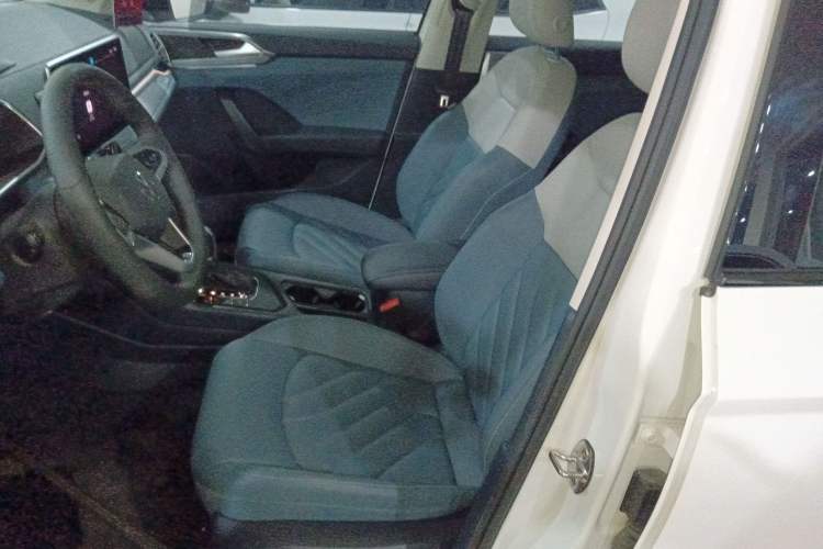 Used Volkswagen Tharu 2024 300TSI Two-Wheel-Drive Moon Luxury Edition Left Front Seat