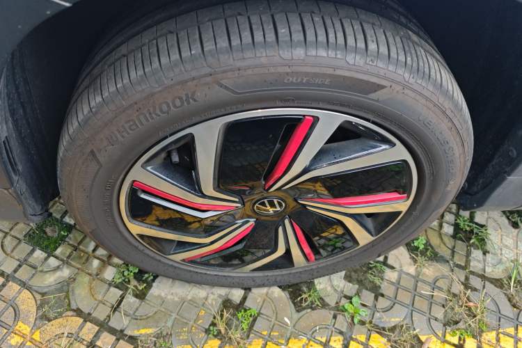 Used Volkswagen Tharu 2024 300TSI Two-Wheel-Drive Moon Luxury Edition Left Front Wheel Hub