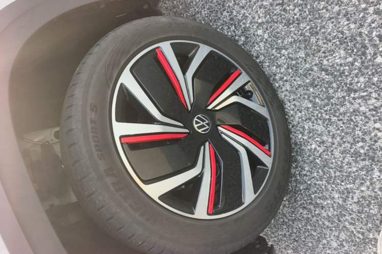 Used Volkswagen Tharu 2024 300TSI Two-Wheel-Drive Moon Luxury Edition Left Front Wheel Hub