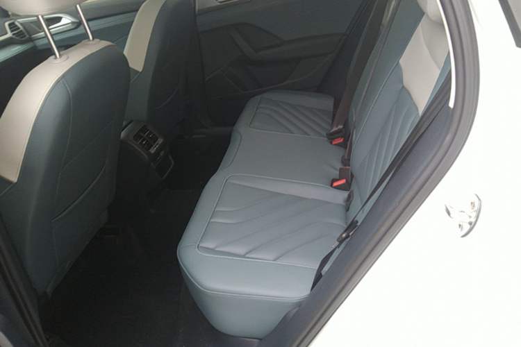 Used Volkswagen Tharu 2024 300TSI Two-Wheel-Drive Moon Luxury Edition Left Rear Seat