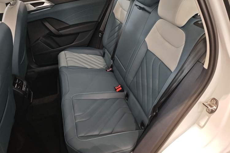 Used Volkswagen Tharu 2024 300TSI Two-Wheel-Drive Moon Luxury Edition Left Rear Seat
