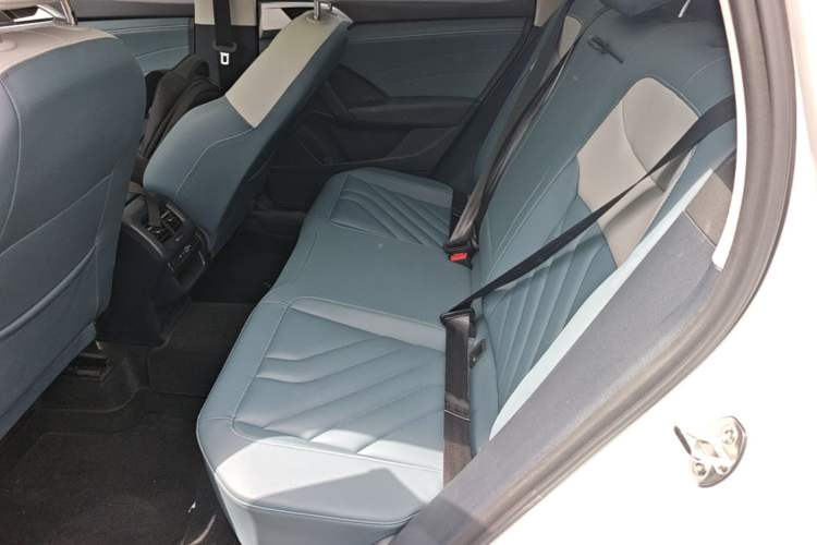 Used Volkswagen Tharu 2024 300TSI Two-Wheel-Drive Moon Luxury Edition Left Rear Seat