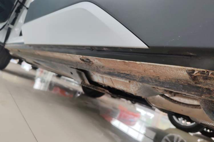 Used Volkswagen Tharu 2024 300TSI Two-Wheel-Drive Full Moon Edition Left Side Sill