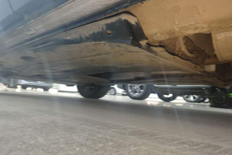 Used Volkswagen Tharu 2024 300TSI Two-Wheel-Drive Moonlight Edition Left Side Sill
