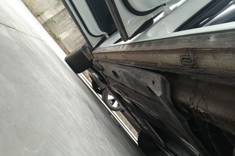 Used Volkswagen Tharu 2024 300TSI Two-Wheel-Drive Moon Luxury Edition Left Side Sill