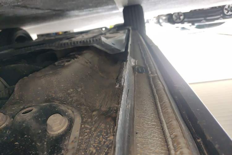 Used Volkswagen Tharu 2024 300TSI Two-Wheel-Drive Moonlight Edition Left Side Sill