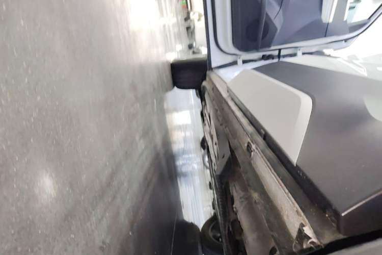Used Volkswagen Tharu 2024 300TSI Two-Wheel-Drive Full Moon Edition Left Side Sill