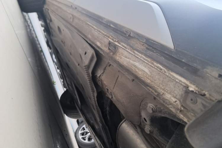 Used Volkswagen Tharu 2024 300TSI Two-Wheel-Drive Full Moon Edition Left Side Sill