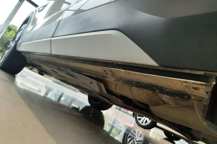 Used Volkswagen Tharu 2024 300TSI Two-Wheel-Drive Moon Luxury Edition Left Side Sill