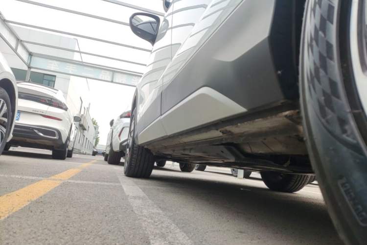 Used Volkswagen Tharu 2024 300TSI Two-Wheel-Drive Moon Luxury Edition Left Side Sill