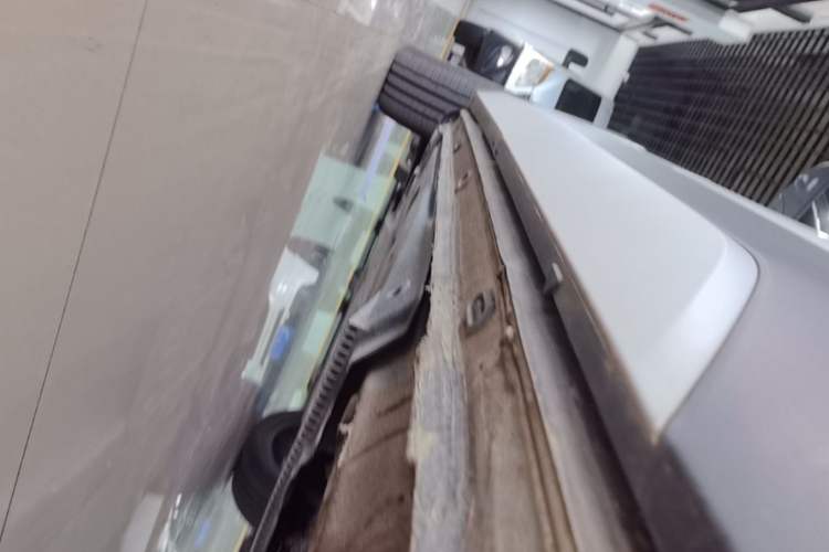Used Volkswagen Tharu 2024 300TSI Two-Wheel-Drive Full Moon Edition Left Side Sill
