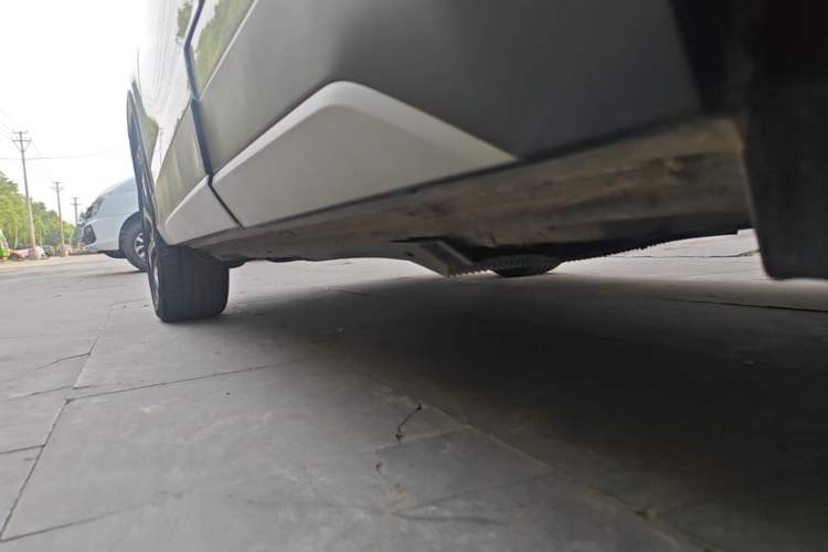 Used Volkswagen Tharu 2024 300TSI Two-Wheel-Drive Full Moon Edition Left Side Sill