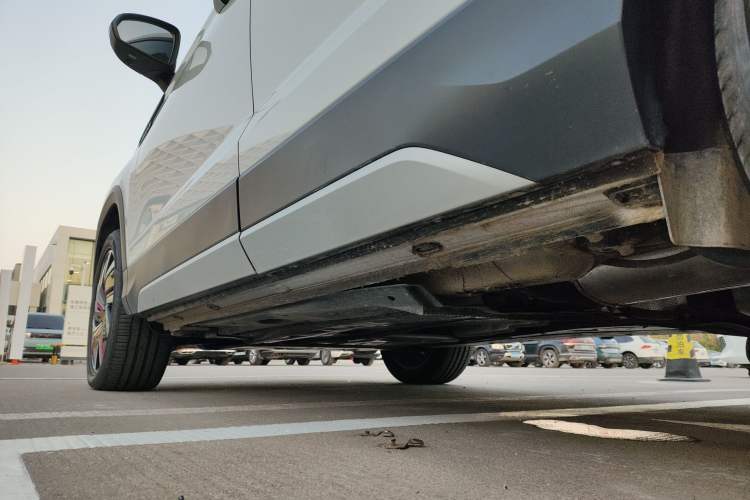 Used Volkswagen Tharu 2024 300TSI Two-Wheel-Drive Moon Luxury Edition Left Side Sill