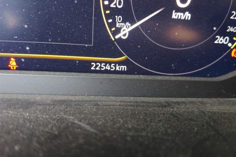 Used Volkswagen Tharu 2024 300TSI Two-Wheel-Drive Full Moon Edition Odometer Close Up