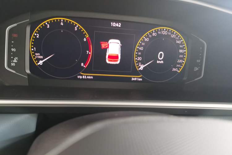 Used Volkswagen Tharu 2024 300TSI Two-Wheel-Drive Full Moon Edition Odometer Close Up