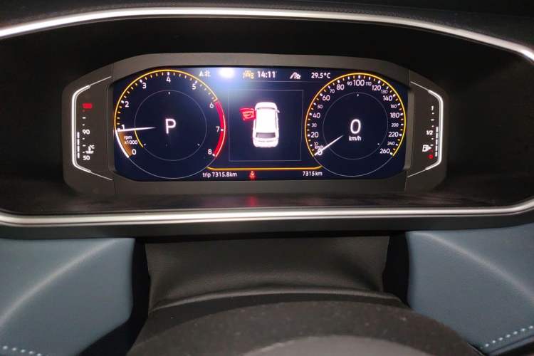 Used Volkswagen Tharu 2024 300TSI Two-Wheel-Drive Full Moon Edition Odometer Close Up