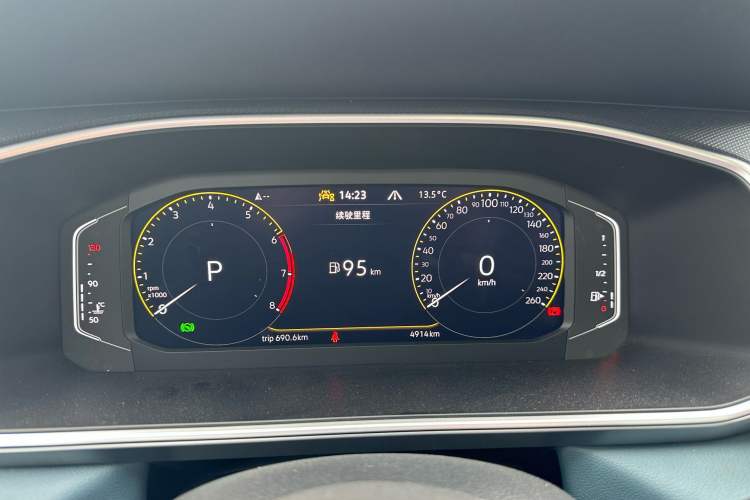 Used Volkswagen Tharu 2024 300TSI Two-Wheel-Drive Moon Luxury Edition Odometer Close Up
